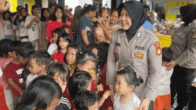 Polres Karawang Gelar Trauma Healing untuk Anak Korban Banjir Karangligar.Banjir