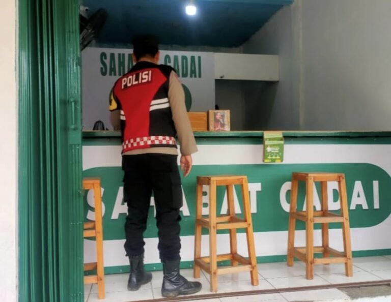 Personil Polsek Tegalwaru Giat Patroli Siang Persambangan Kios Sahabat Gadai Loji Edukasi Humanis Warga